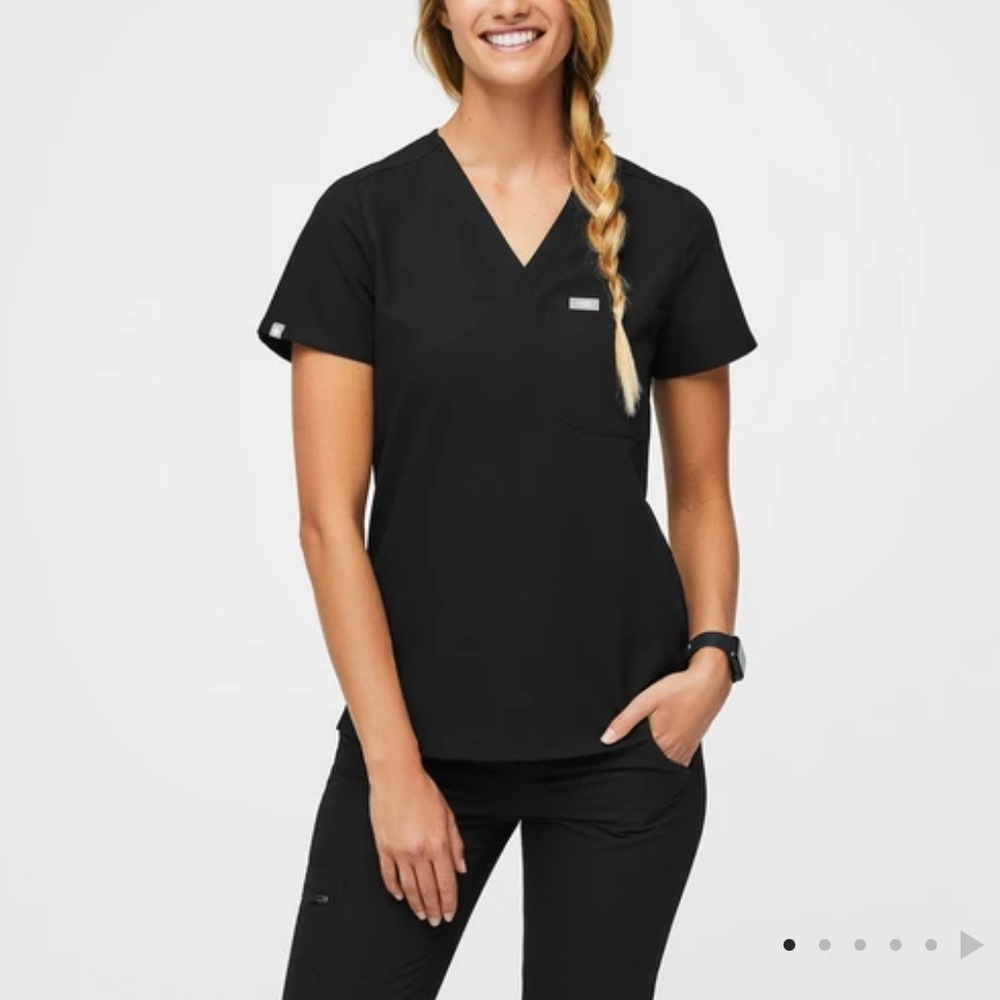 Women's Black Catarina - One-Pocket Scrub Top - M / Black